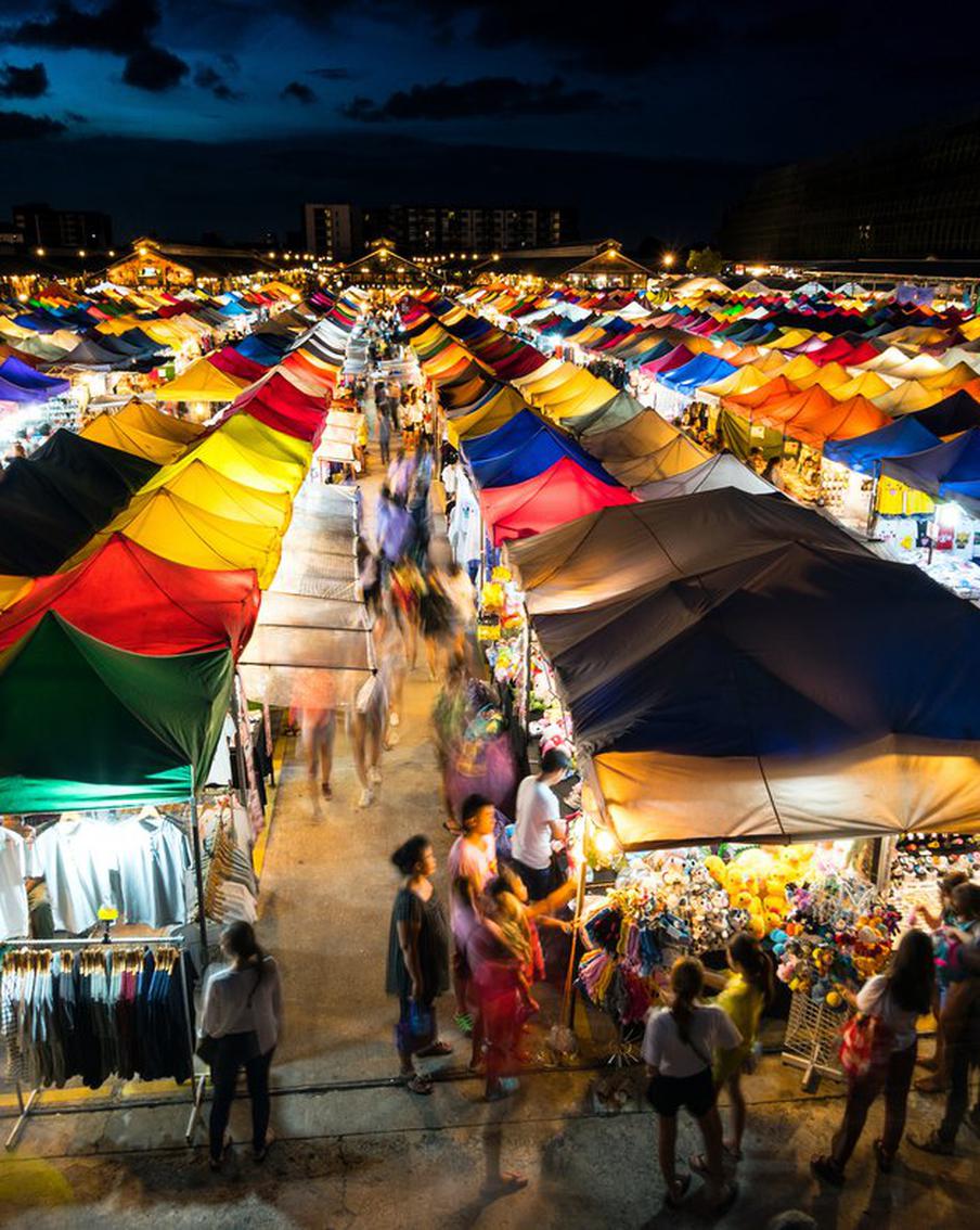На рынке в Таиланде произошла стрельба