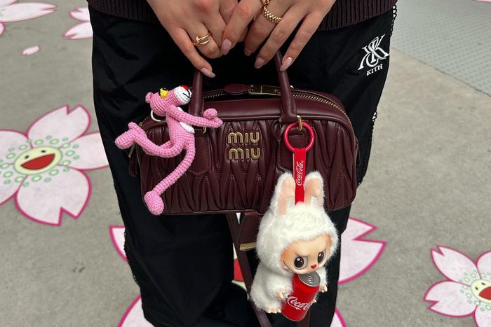 Дофаминовый гардероб: почему мы полюбили яркую одежду и когда стоит остановиться