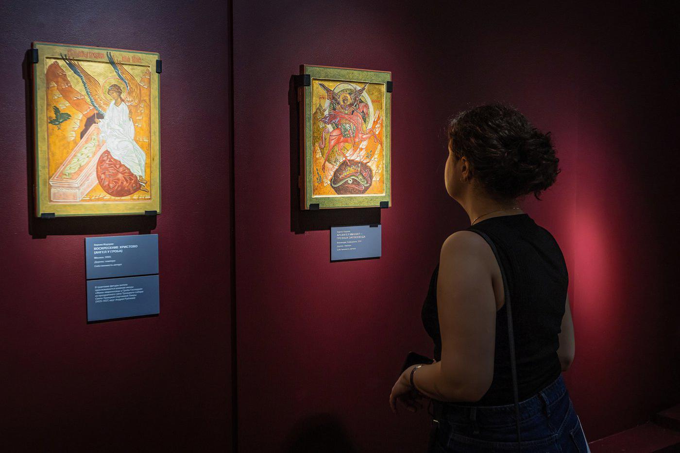 На выставке "Сокровища Божественного мира: японские иконы Хироко Кодзуки".