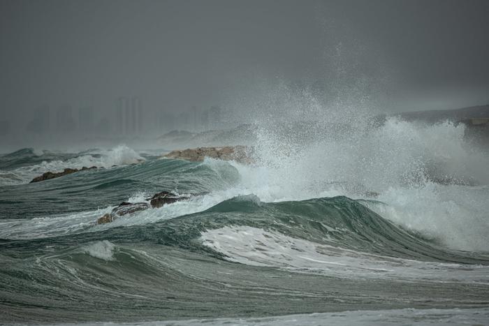 США объявили угрозу цунами после землетрясения у берегов Камчатки