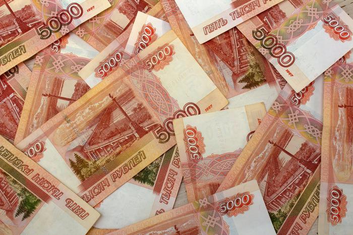 Стало известно количество россиян с зарплатой от миллиона рублей в месяц