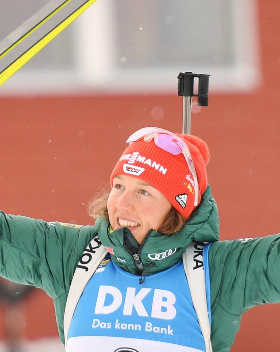 Биатлонная легенда Лаура Дальмайер серьёзно пострадала от камнепада
