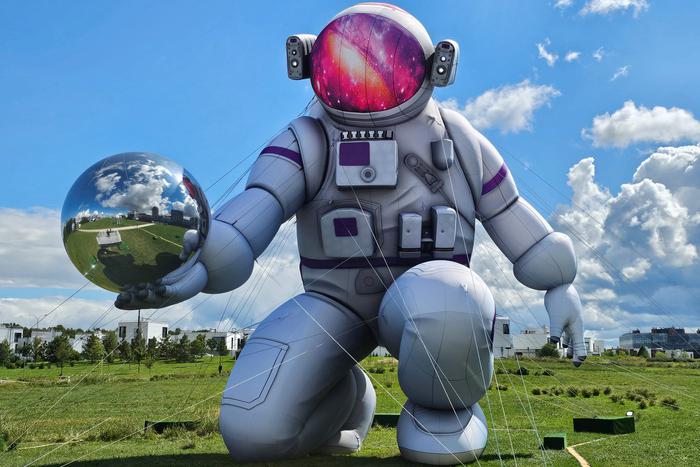 Подглядываем за нейронами и летим в космос: Metro рассказывает  о самых интересных событиях первой недели феста