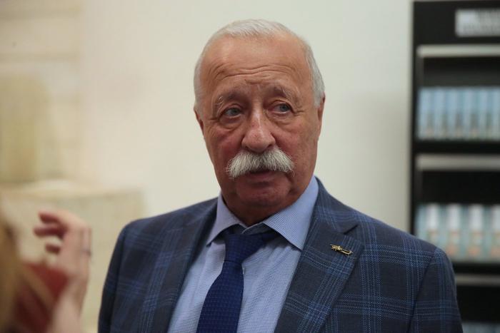 Леонид Якубович отмечает юбилей: собрали самые невероятные факты про знаменитого телеведущего