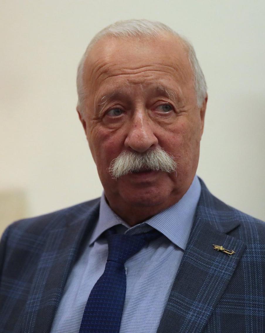 Леонид Якубович отмечает юбилей: собрали самые невероятные факты про знаменитого телеведущего