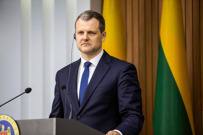 Премьер Литвы подал в отставку из-за бизнеса семьи с еврофинансами