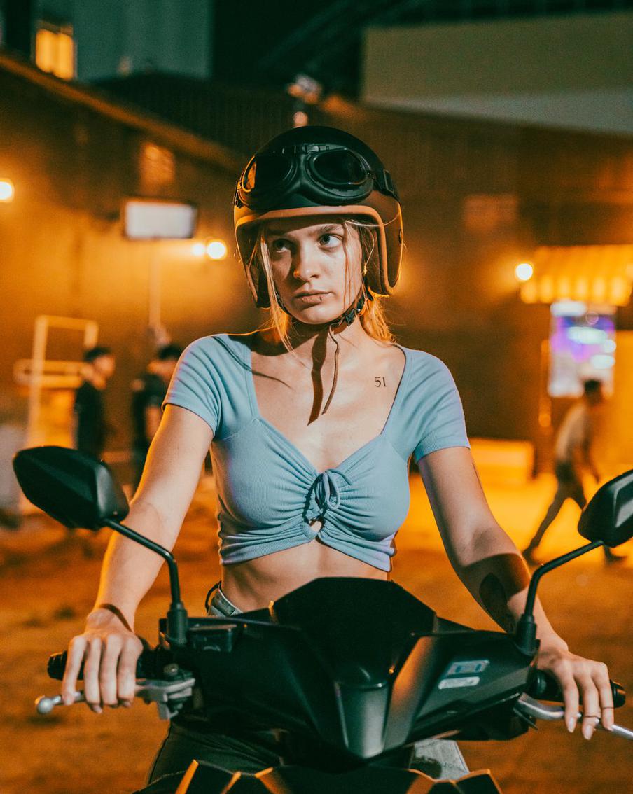 Кадр из сериала "Высокий сезон".