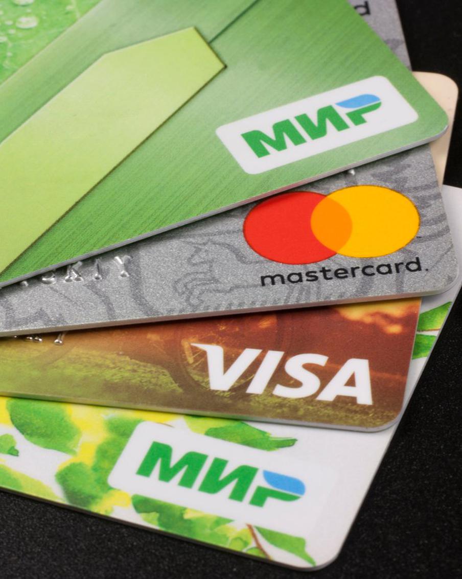 Что делать россиянам с Visa и MasterCard после завершения их обслуживания ЦБ