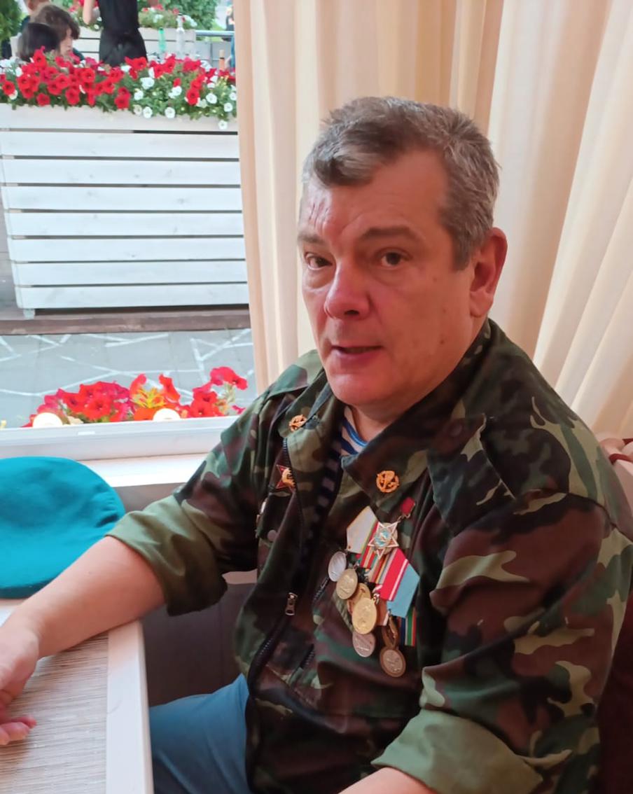 Сегодня Станислав Зеленов – ветеран ВДВ.