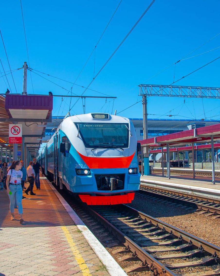 На Крымском направлении задерживаются более десяти поездов, причины задержки пока неизвестны