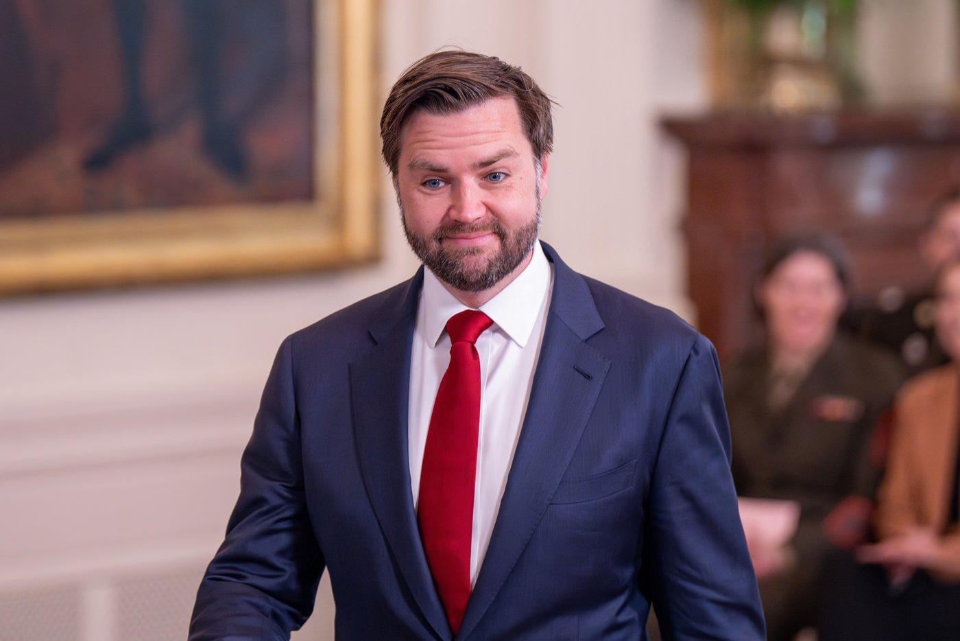 Вице-президент США Вэнс рассказал об "одержимости" НЛО