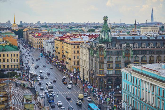 Власти Санкт-Петербурга предупредили жителей о снижении качества мобильного Интернета и сотовой связи из-за дронов ВСУ