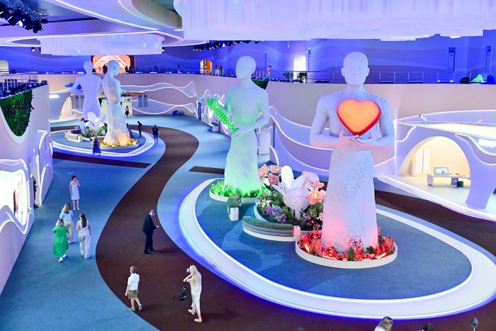 Возвели город из картона и научились чувствовать