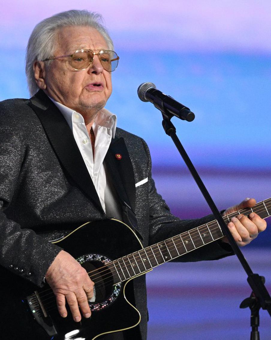 Налоговая разблокировала счета композитора Юрия Антонова