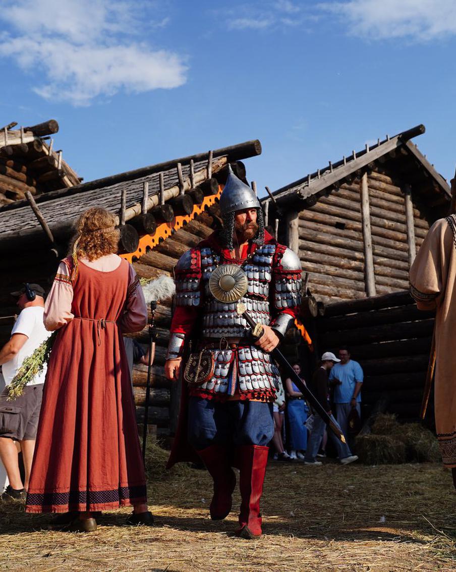 "Запускай гуся! Живём в кадре!": как проходят съёмки сказки "Богатыри"