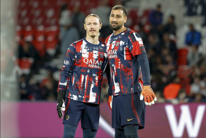 "ПСЖ" хочет сплавить Матвея Сафонова: куда уйдёт российский вратарь