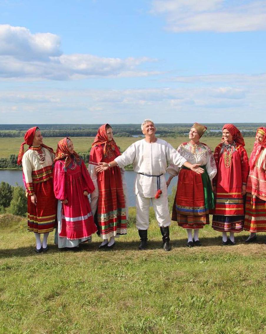 "Шесть часов выпрашивал костюм у рязанской бабушки": как была собрана самая большая коллекция народного костюма в России