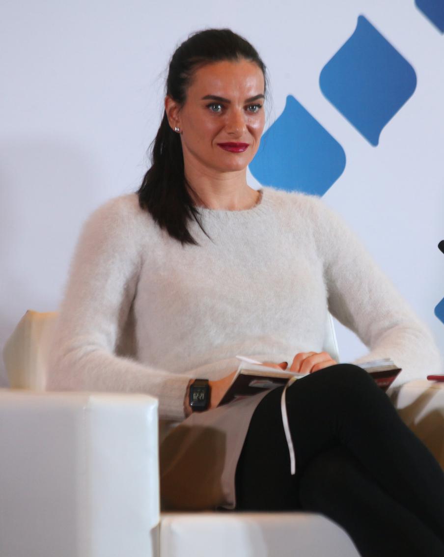 Исинбаевой во второй раз за два месяца заблокировали счета из-за долгов