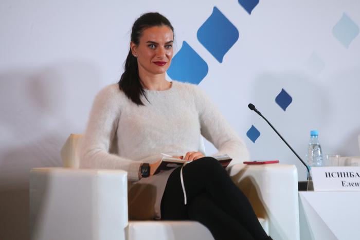 Исинбаевой во второй раз за два месяца заблокировали счета из-за долгов