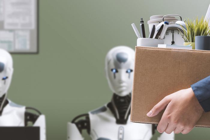 Незаконно уволена из-за ИИ: как москвичка отстояла рабочее место в суде