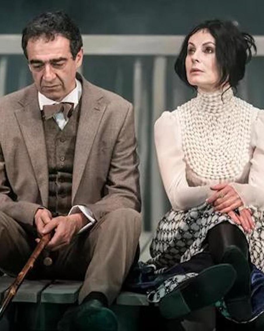 Афиша на 7 августа: переживаем за любовный пятиугольник, избавляемся от пигментации и становимся блогерами