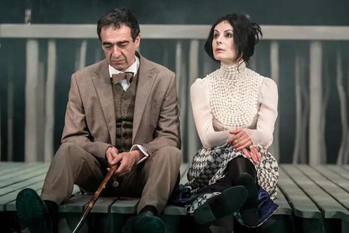 Афиша на 7 августа: переживаем за любовный пятиугольник, избавляемся от пигментации и становимся блогерами