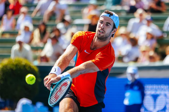 Теннисист Хачанов потерпел поражение в финале "Мастерса" в Торонто