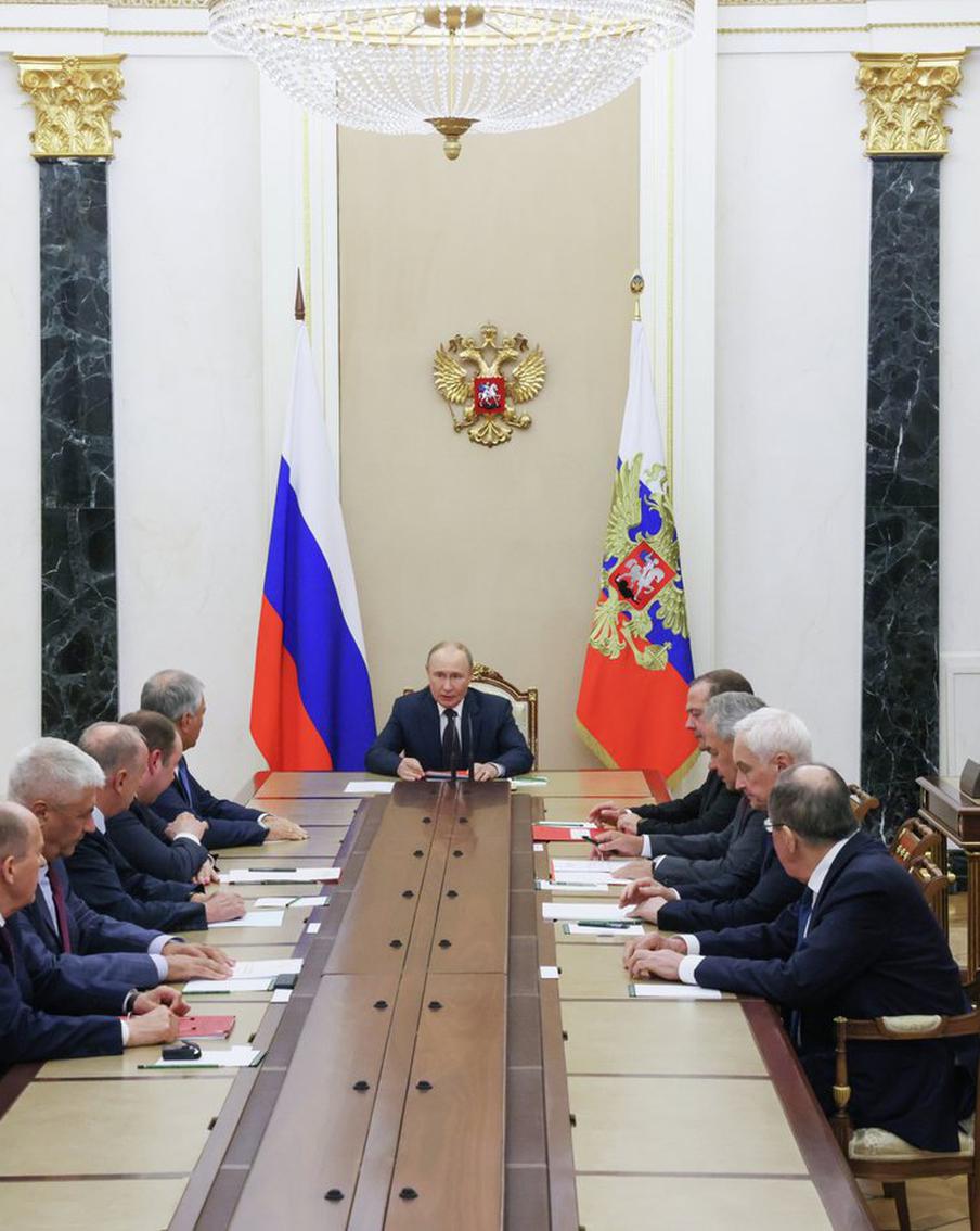 Владимир Путин и члены Совбеза России рассмотрели вопросы региональной повестки