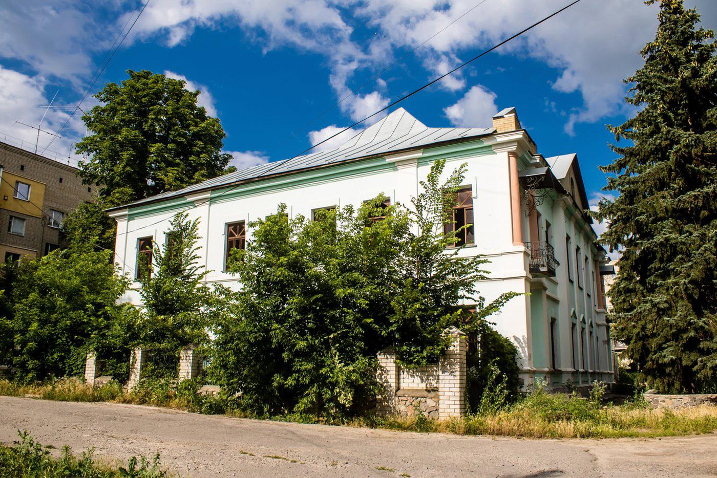 В Харьковской области жители распродают дома из-за приближения боевых действий