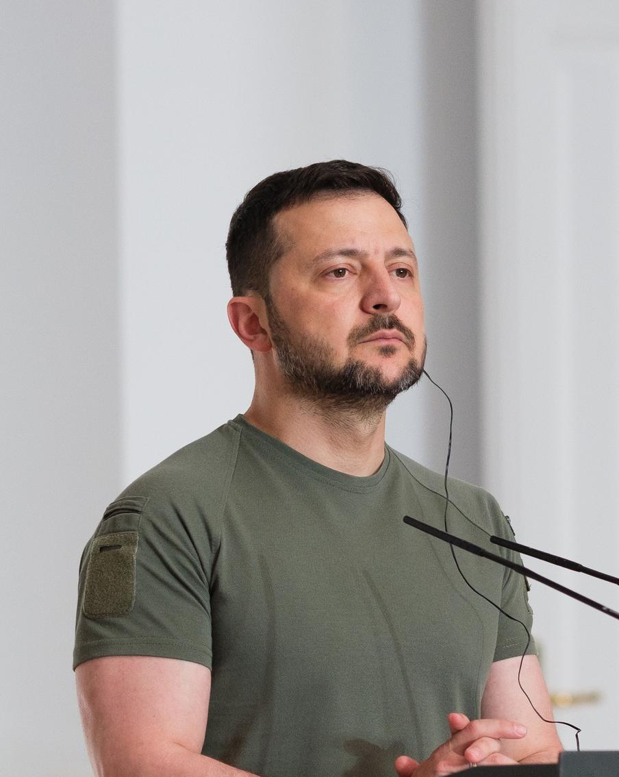 Администрация Дональда Трампа рассматривает возможность приглашения президента Украины на переговоры с Владимиром Путиным