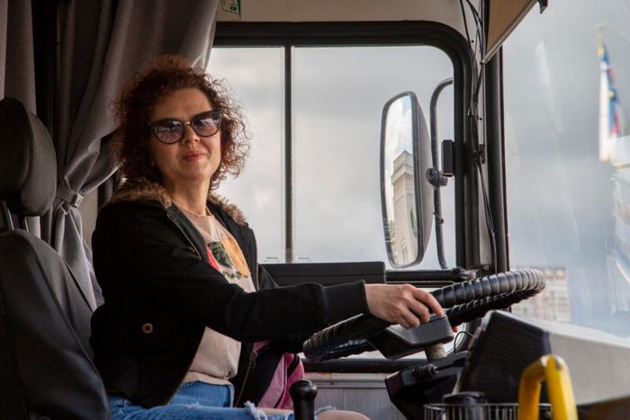 "Воскрешение луноходов": почему москвичи платят за аренду ретроавтобусов