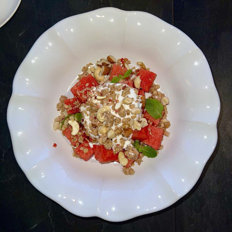 Вкусно, но слишком просто... Впрочем, отличная идея для домашнего завтрака!