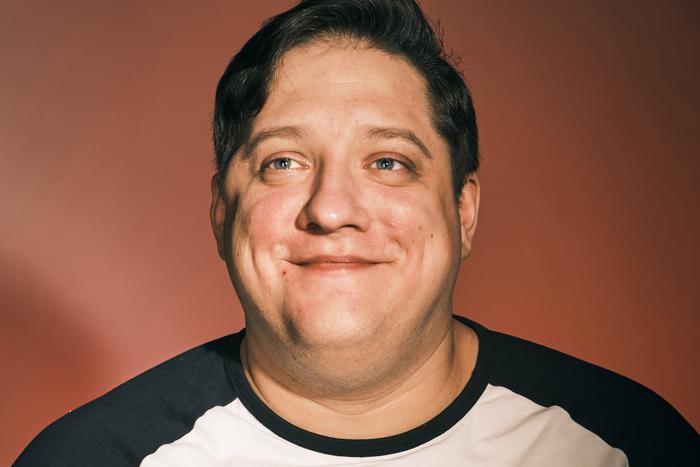 "Очень хочется работать, очень хочется жить": актёр Роман Попов рассказал, что потерял зрение из-за болезни