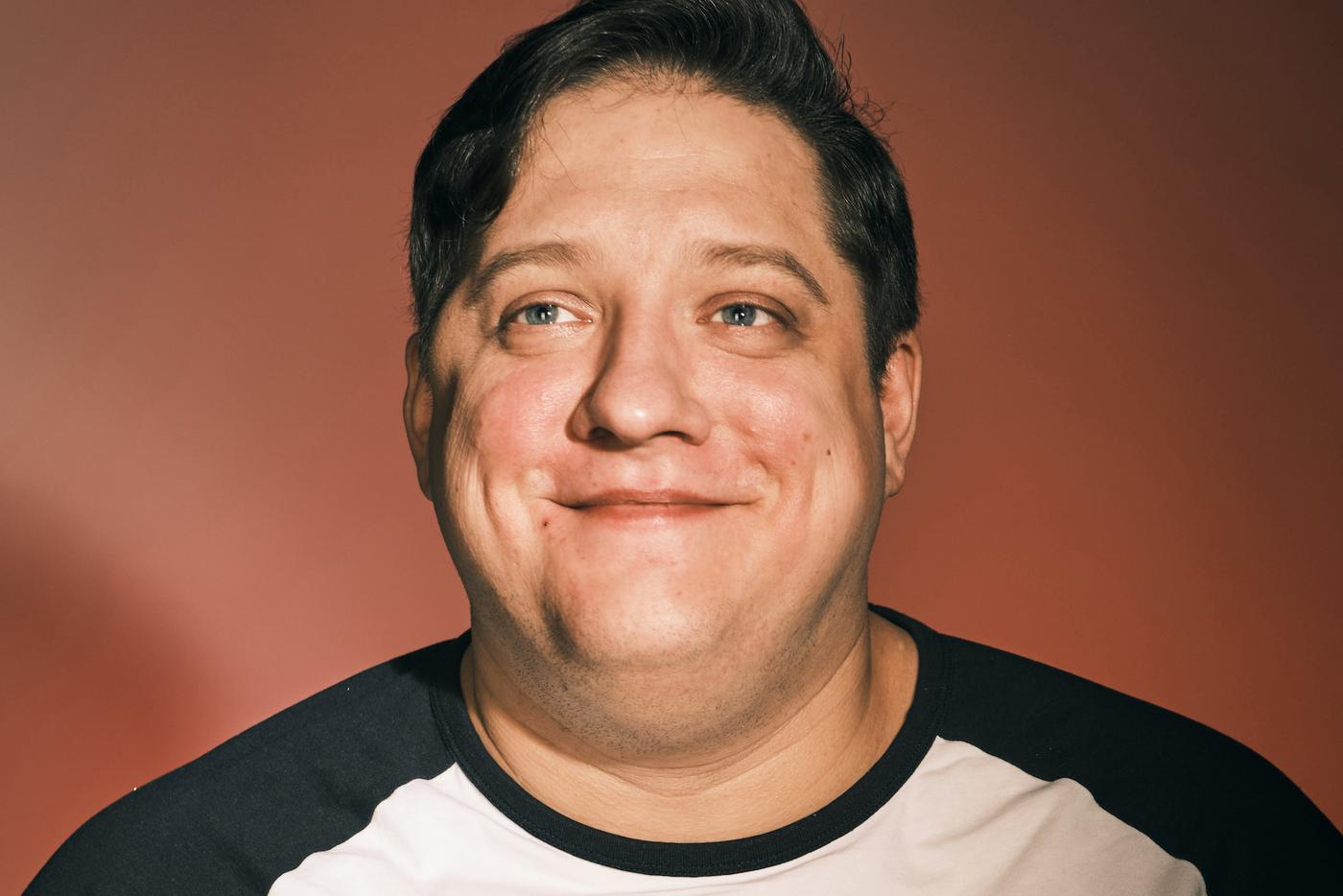 "Очень хочется работать, очень хочется жить": актёр Роман Попов рассказал, что потерял зрение из-за болезни