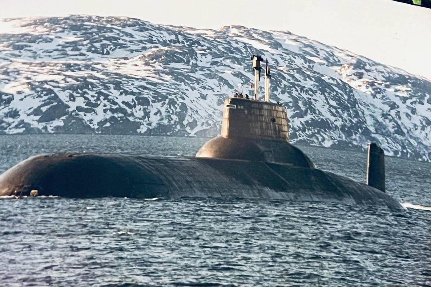 Так подлодка "Курск" выглядит на фотографии из семейного альбома Анны Силогава.