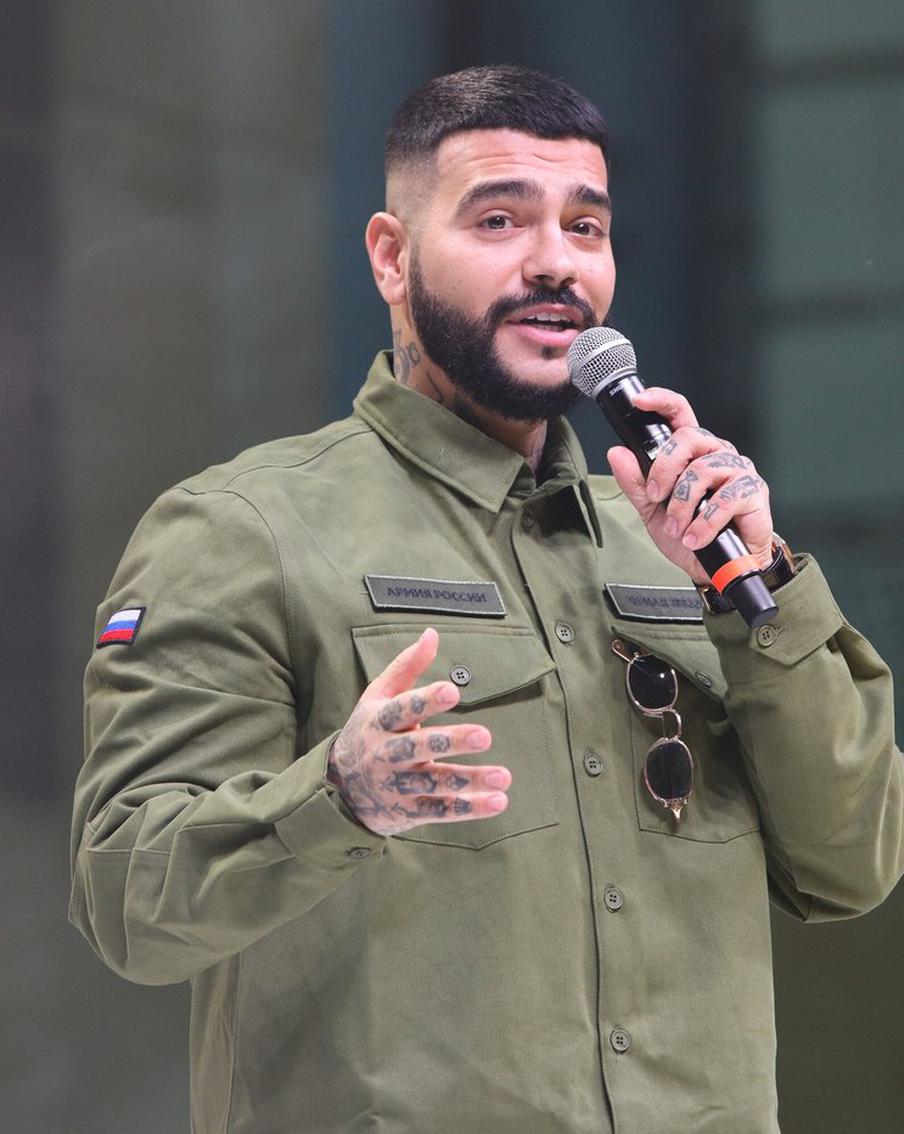 Тимати раскрыл имя новорождённой дочери и показал первые фото с выписки