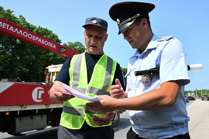 В России хотят штрафовать до 15 тыс. за "иранскую тонировку"