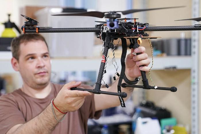 Выставка беспилотных и роботизированных технологий открылась в "Сколкове"