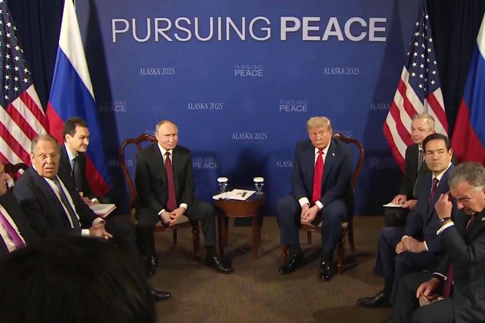Трамп и Путин проводят личные переговоры на Аляске: главные заявления сторон к этому часу