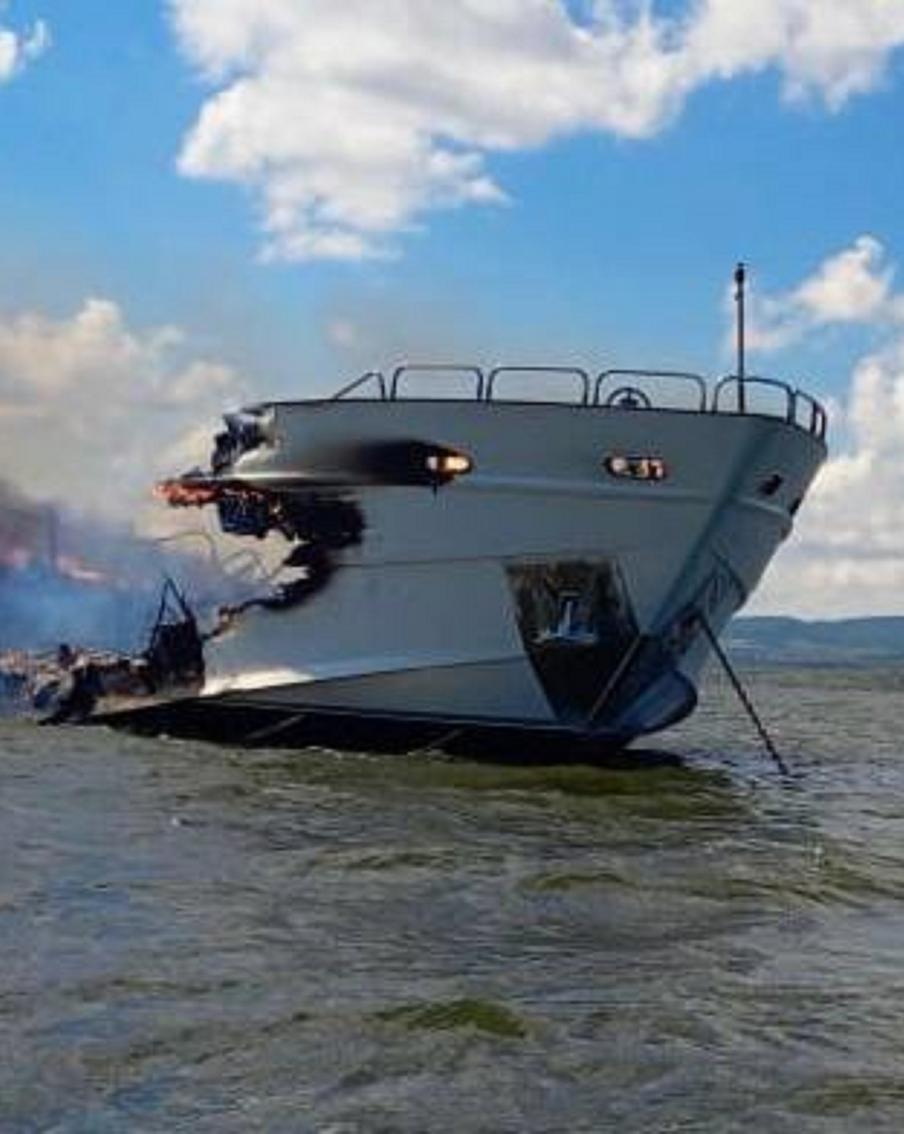 На Волге в Саратовской области сгорело судно с пассажирами на борту