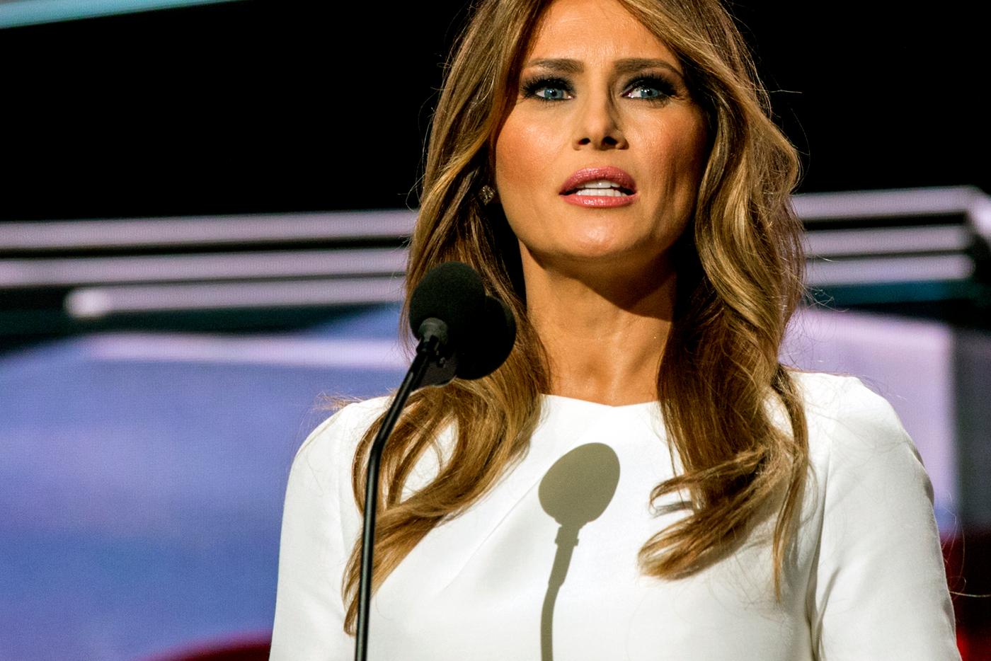 Жена американского президента Мелания Трамп обратилась к Путину с просьбой защитить детей в зоне боевых действий