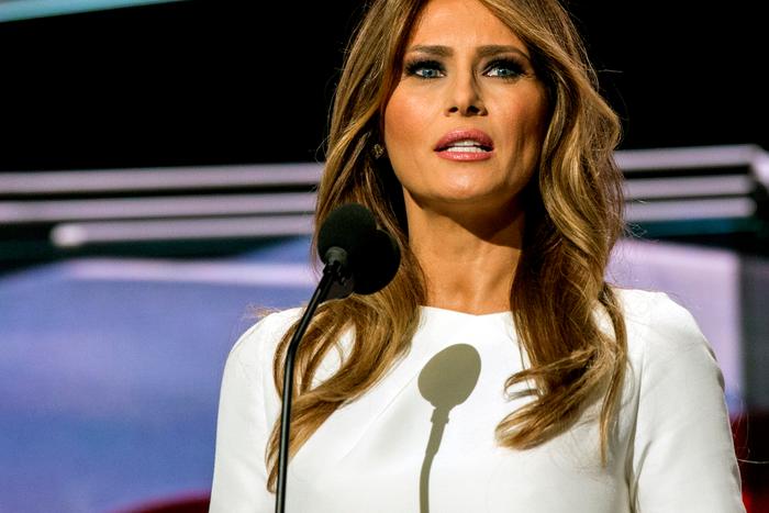 Жена американского президента Мелания Трамп обратилась к Путину с просьбой защитить детей в зоне боевых действий