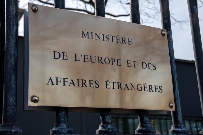 Французское министерство иностранных дел выступило против возможной демилитаризации армии Украины