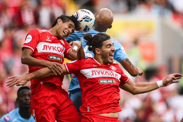 Решения арбитра не спасли "Спартак": москвичи не дожали "Зенит"