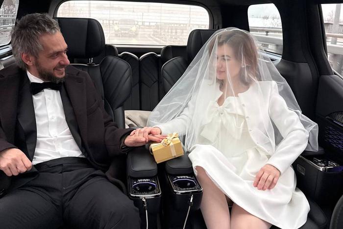 "Свадьба была камерная, только для нас двоих": Анна Цуканова-Котт второй раз вышла замуж