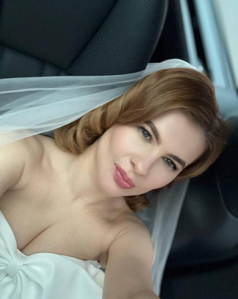 Анна Цуканова-Котт второй раз вышла замуж.
