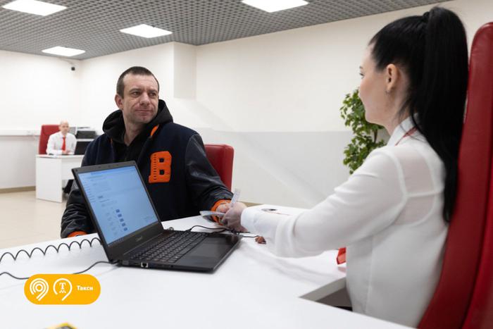 За год работы Аттестационного центра Корпоративного университета транспорта свои знания подтвердили здесь более 190 тысяч таксистов