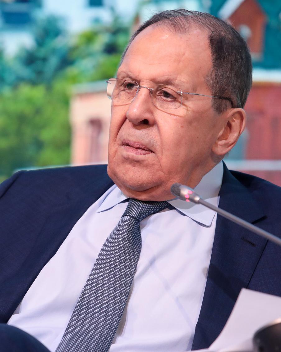 Лавров: Россия стремится защищать русских, а не захватывать территории