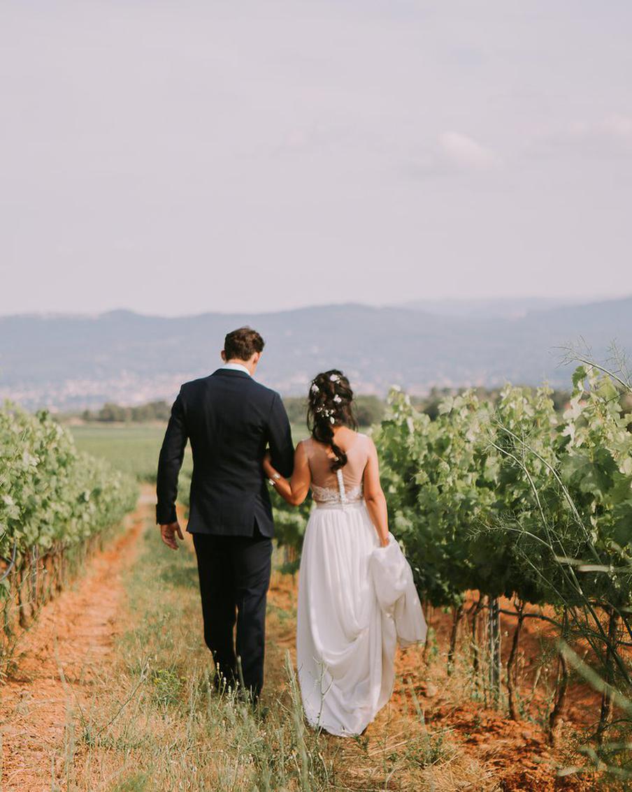 Во Франции можно купить билет на чужую свадьбу, но отзыв на жениха и невесту оставить нельзя