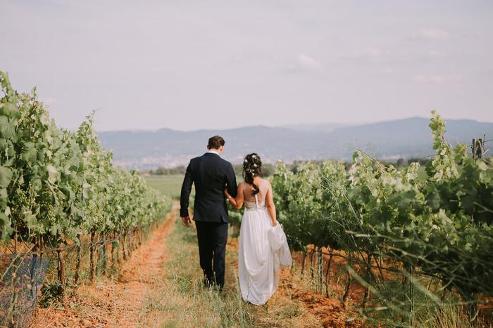 Во Франции можно купить билет на чужую свадьбу, но отзыв на жениха и невесту оставить нельзя